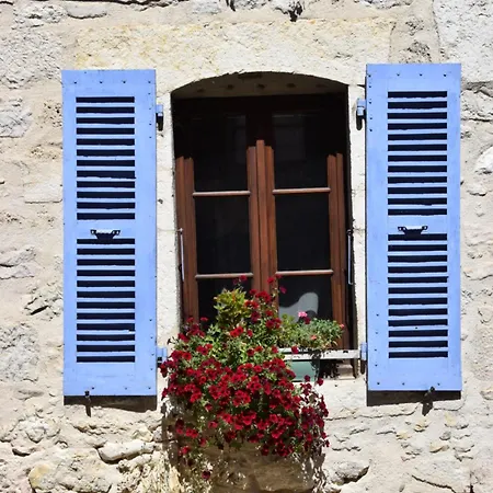 La Maison Bleue Holiday home Rossillon