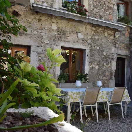 La Maison Bleue * Rossillon