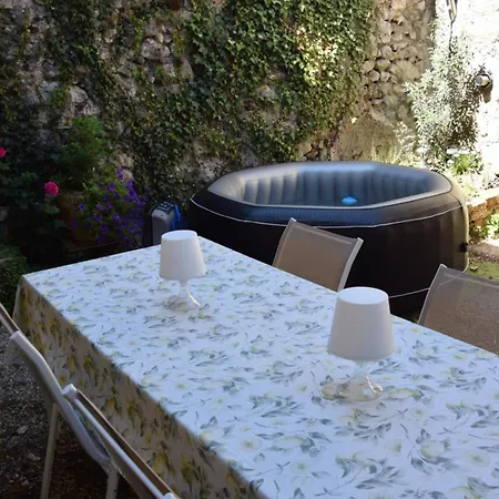 La Maison Bleue * Rossillon